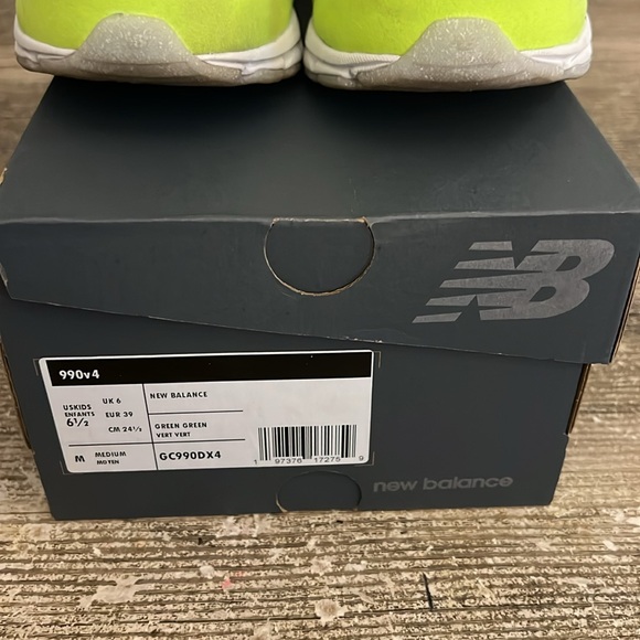 New Balance  990v4 ‘Festive’ big kids/grade school sneakers - Picture 3 of 12